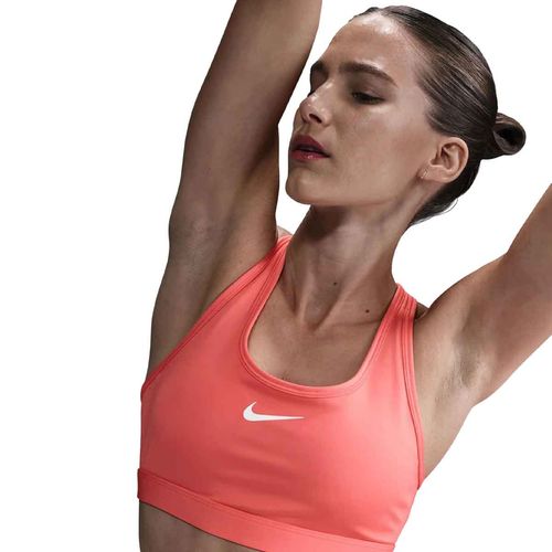 Top deportivo Nike naranja para dama DX6821814