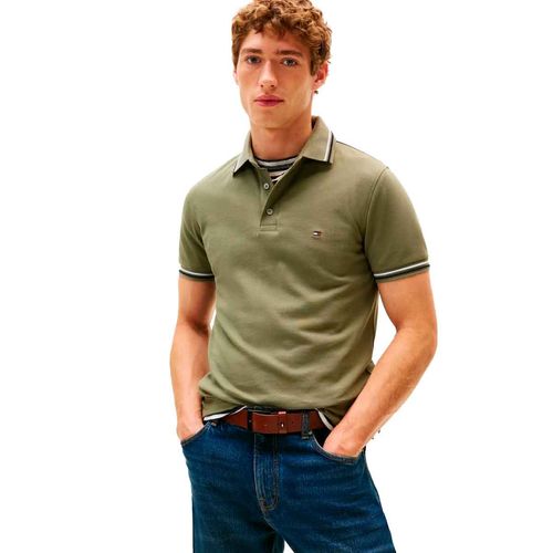 Playera tipo polo Tommy Hilfiger verde para caballero MW0MW39993-PLI