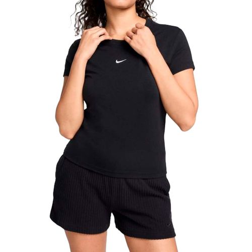 Playera deportiva  Nike negro para dama fv5508010