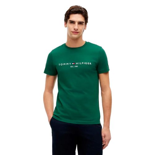 Playera Tommy Hilfiger verde para caballero MW0MW11797-L2N